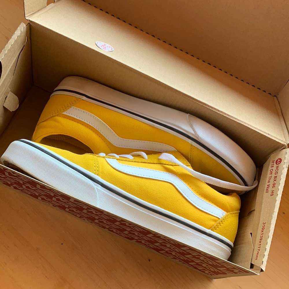 Womens Low Top Yellow Vans 7.5